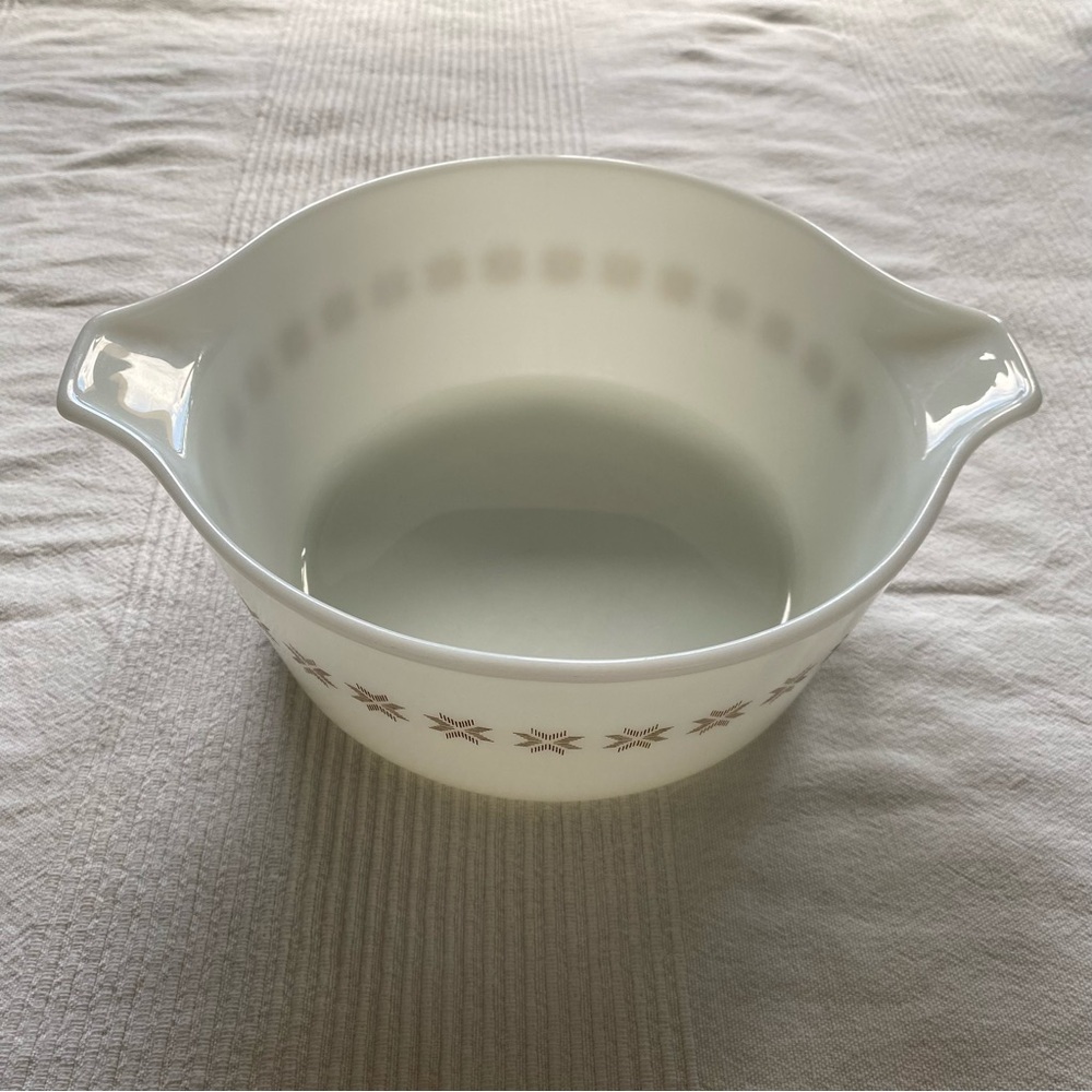 Pyrex White Bakeware Essential for Every Kitchen